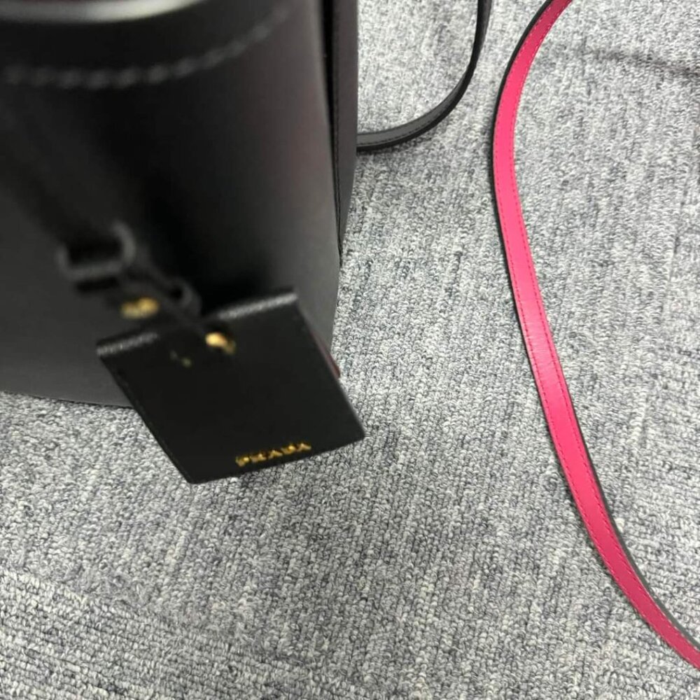 100% Authentic Prada Leather Panier Bag - Picture 5 of 13